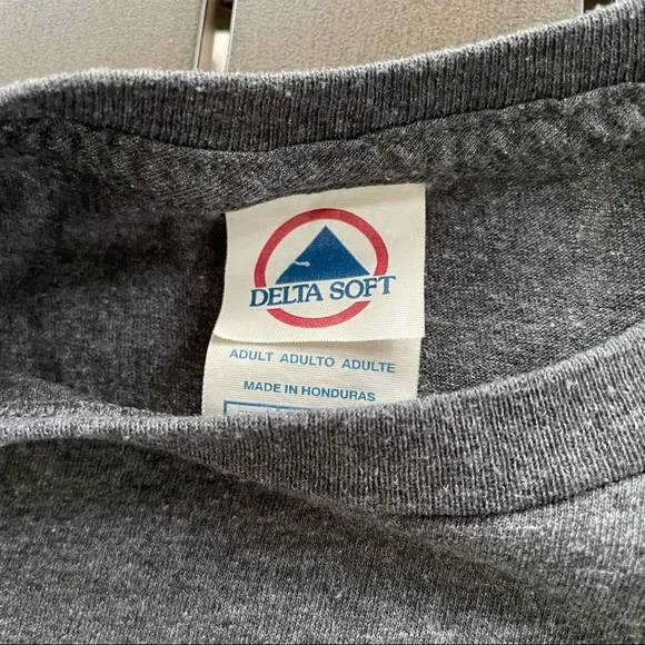 ⚡️FINAL PRICE⚡️Y2K RETRO DELTA SOFT DALLAS TEXAS GRAPHIC T-SHIRT!! - Picture 4 of 6
